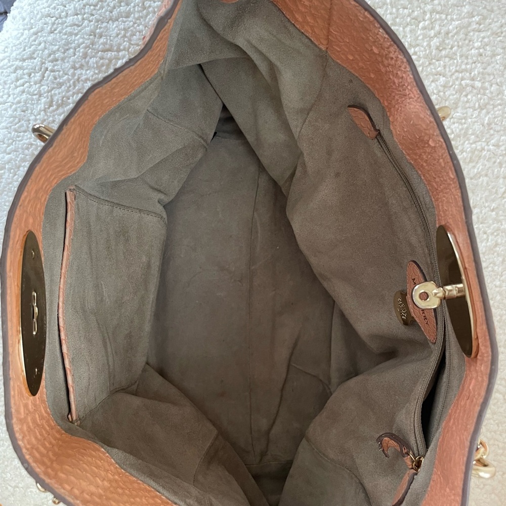 Mulberry blush/nude medium sized Cecily tote with gold hardware. - Picture 8 of 10